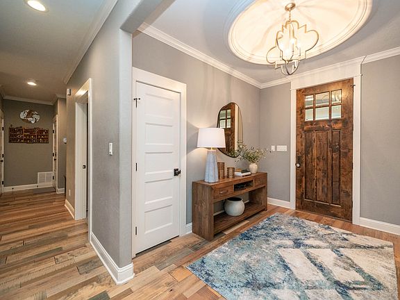 4th image of 491 Hall Dr
