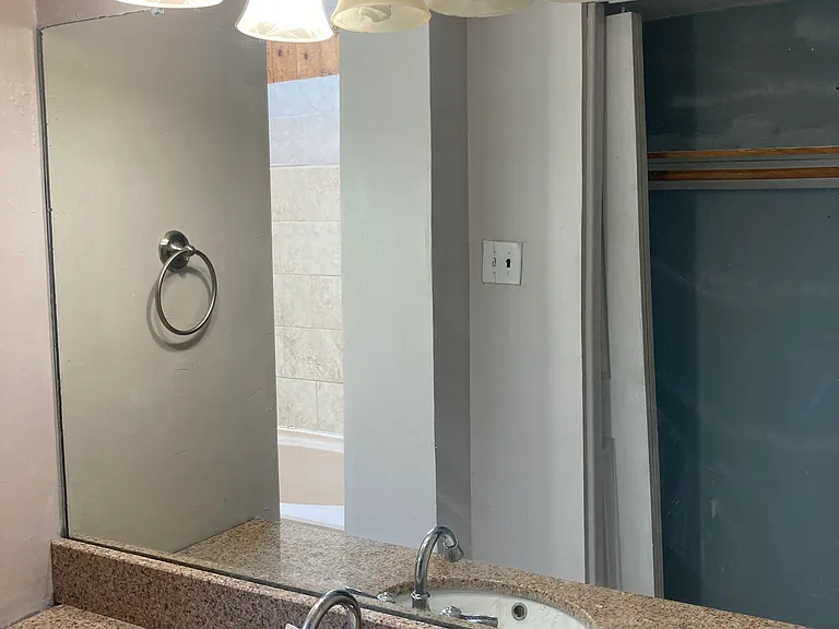 686 Washington Blvd — Photo 32