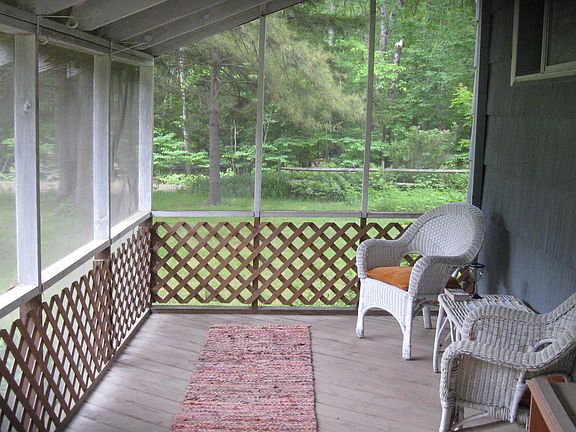 Screened-in Porch