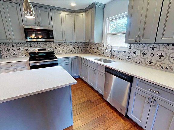 3rd image of 45 Teele Dr