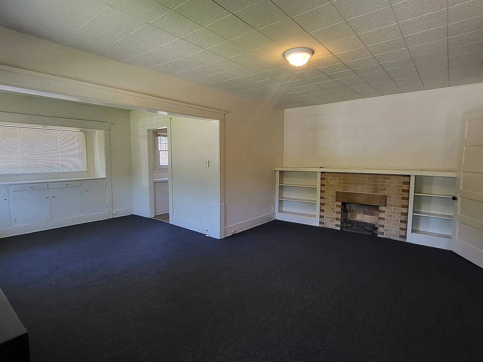 3 bed, 1000 sqft, $3,475 — Photo 2