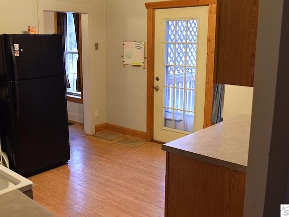 3rd image of 1123 Ellis Ave