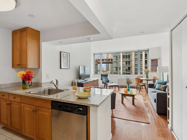 425 Main St APT 9K, New York, NY 10044