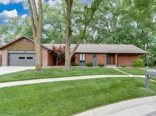 5 Tanglewood Ln, Hutchinson, KS 67502