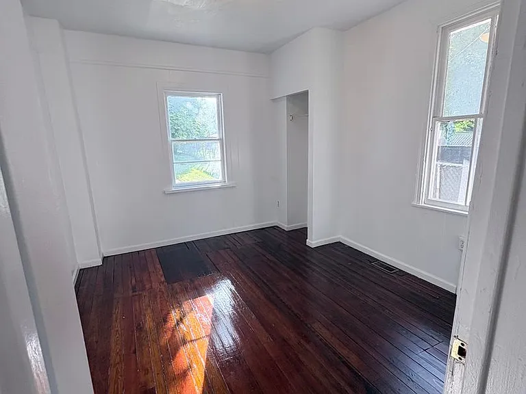 527 S Queen St #1 — Photo 9