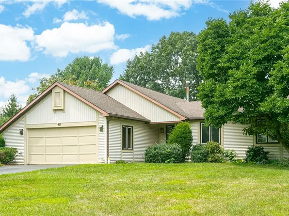 420 Thrushwood Ln, Webster, NY 14580