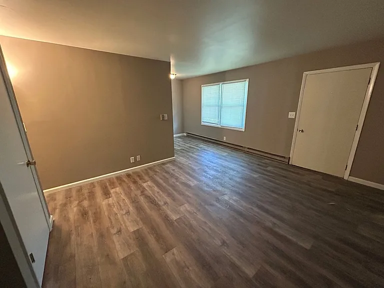 504 W Linden St — Photo 8