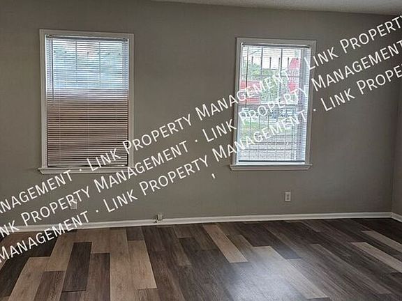 4th image of 952 N Orchard Knob Ave