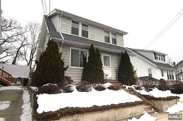 1st image of 74 Tiona Ave