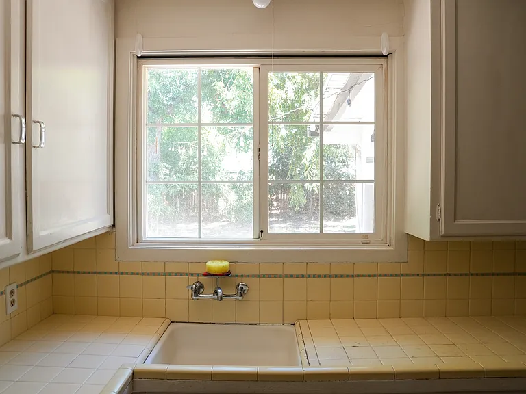 1531 W Mendocino Ave — Photo 18