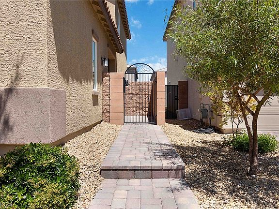 4th image of 7720 Pyrenees Park Dr