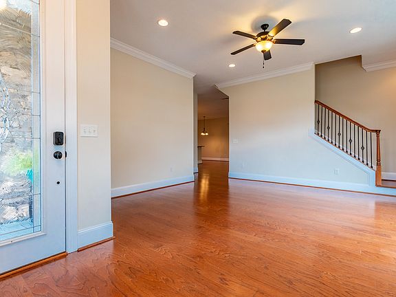 3rd image of 4923 Laryn Ln