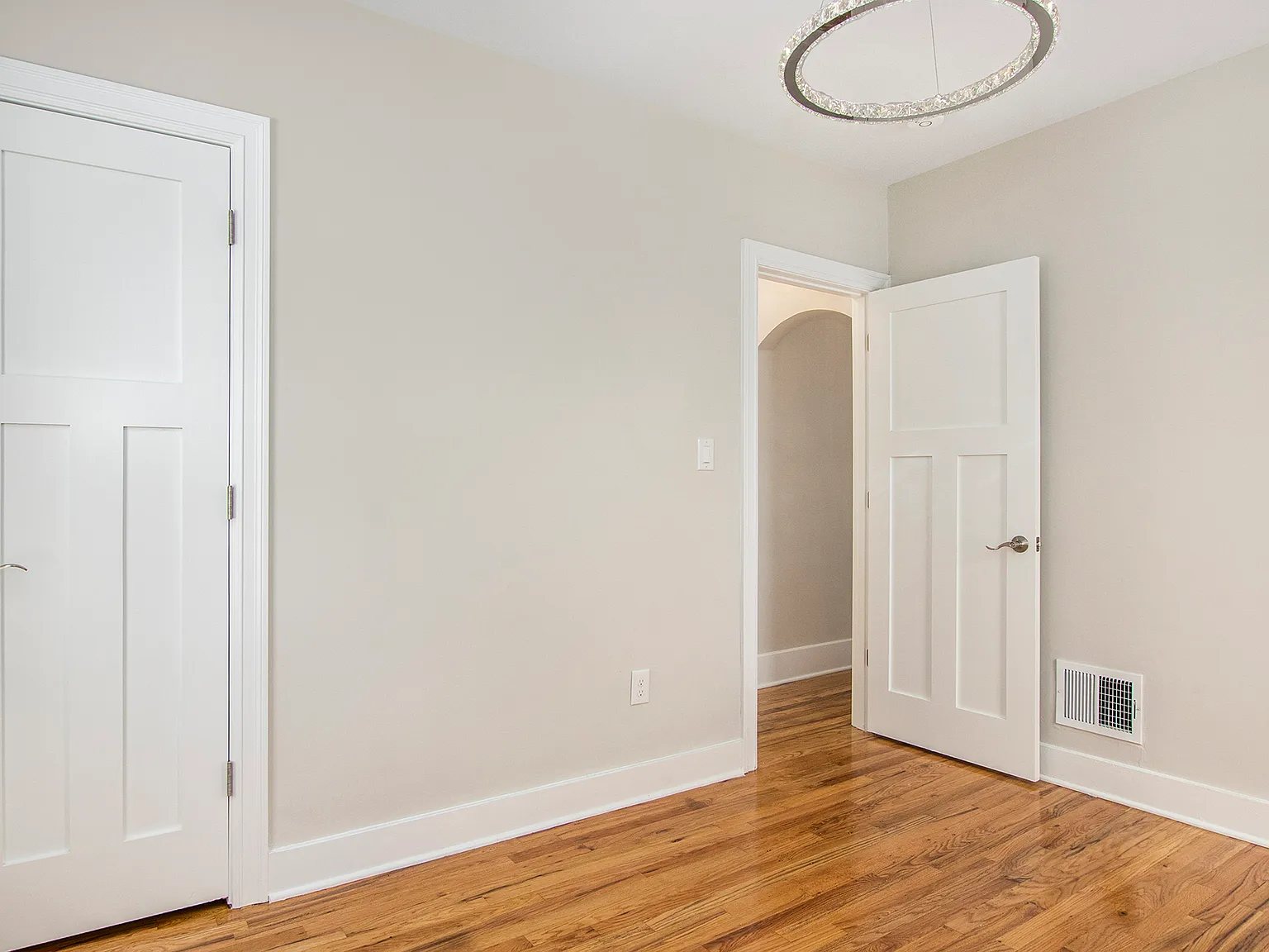 4 bed, 1345 sqft, $3,595 — Photo 4