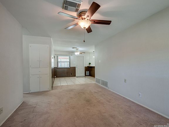 5th image of 221 Royal Dr