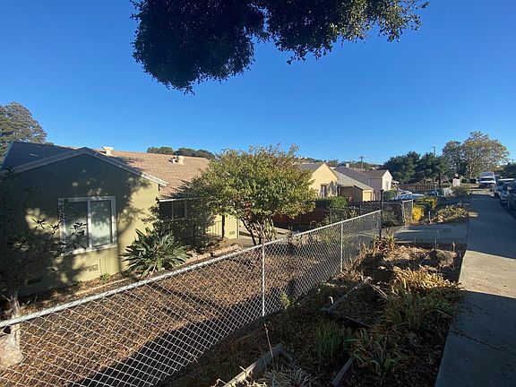 5th image of 1120 5th St