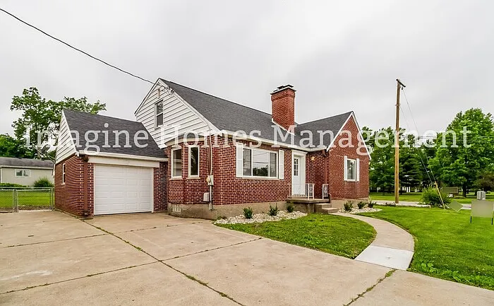 3 bed, 2.0 bath, 1866 sqft, $2,799 — Photo 2