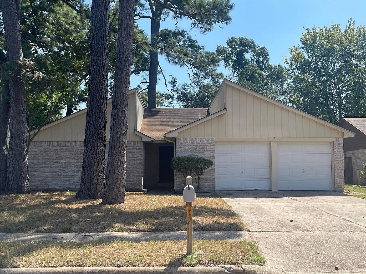 3 bed, 2.0 bath, 1310 sqft, $1,795 — Photo 1