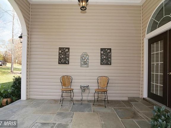 3rd image of 3513 Payne Ln