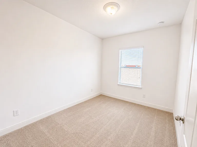 15555 Honeybell Dr — Photo 11