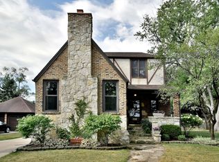 332 E Laurel Ave, Elmhurst, IL