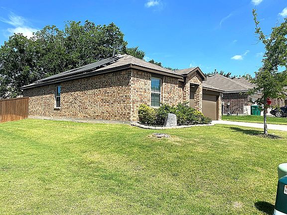 4th image of 2212 San Jacinto Way