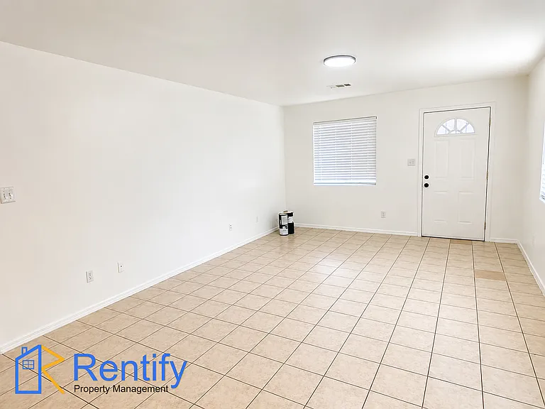 209 E Moneta Ave #B — Photo 6