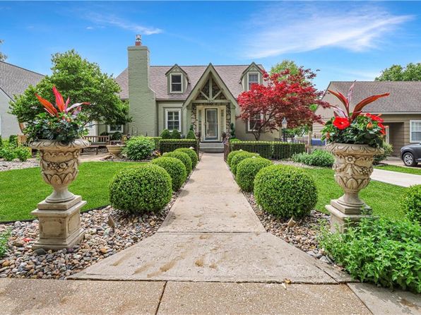 1921 W 48th Ter, Westwood Hills, KS 66205