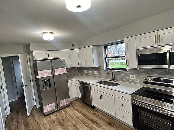 5th image of 3412 South Rd