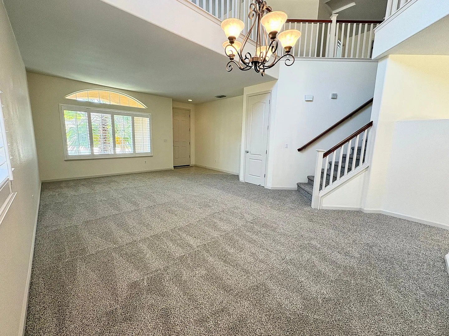 Beautifully Redone 4 Bed 3 Bath In The Lakes Discovery Bay — Photo 3