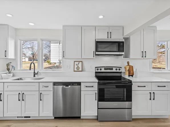6264 Brooklyn Dr, Brooklyn Center, MN 55430