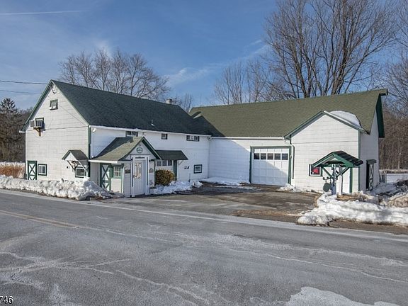 2nd image of 120 Fairmount Rd East