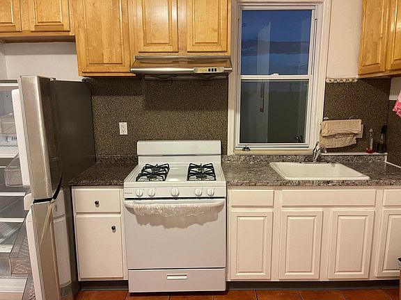 2nd image of 1422 111th St Floor 2