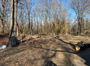 1406 Dial St, Benton, IL 62812