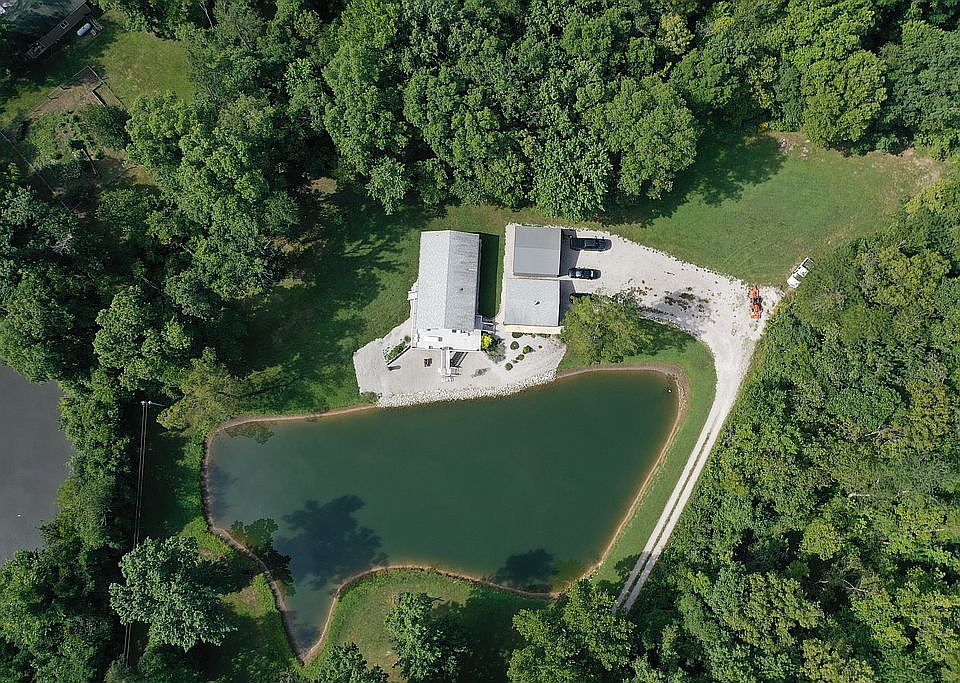 1st image of 5225 Hoxey Dr