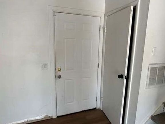 4th image of 2831 Indian Creek Blvd
