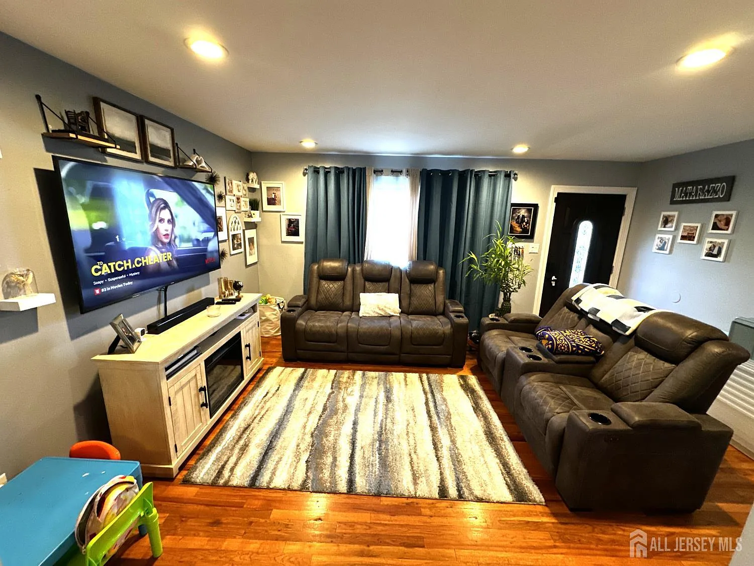 3 bed, 2.0 bath, $3,900 — Photo 3