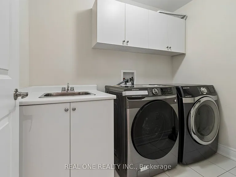 19 Rivoli Dr — Photo 33