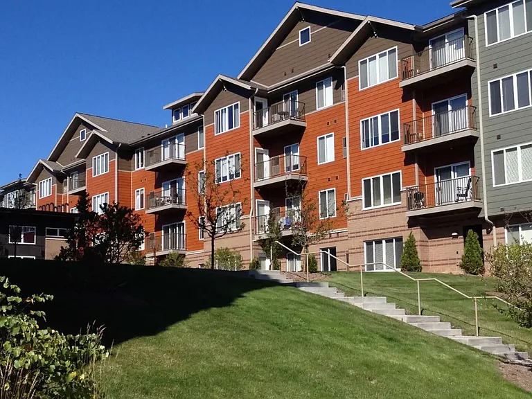1600Tosa Apartments — Photo 32