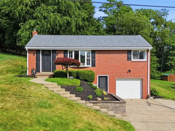 2228 Superior St, Bethel Park, PA 15102
