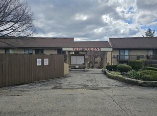 58 Vail Colony APT 7, Fox Lake, IL 60020