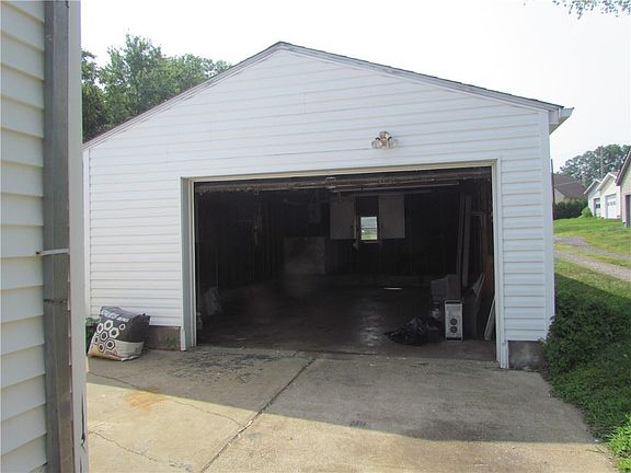 4th image of 23 Adams St