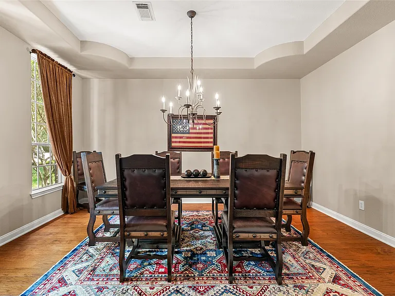 131 E Beckonvale Cir — Photo 14