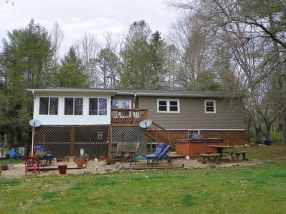 3rd image of 1862 Glenheath Dr