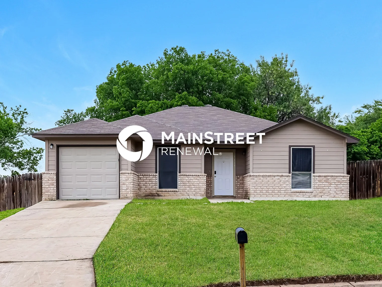 7319 Trance Ln — Photo 1