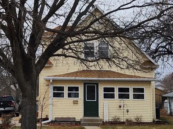 608 W 2nd St, McCook, NE 69001