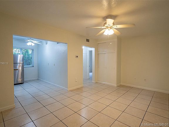 4th image of 650 72nd St APT 4