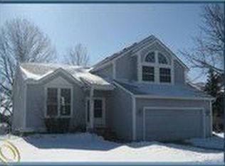 341 Princeton Dr, South Lyon, MI 48178
