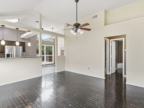 2nd image of 2508 Countryside Ln