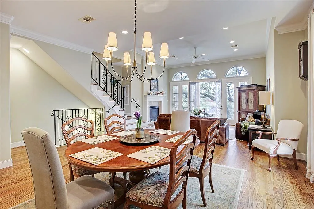 3 bed, 3.5 bath, 2512 sqft, $4,000 — Photo 4