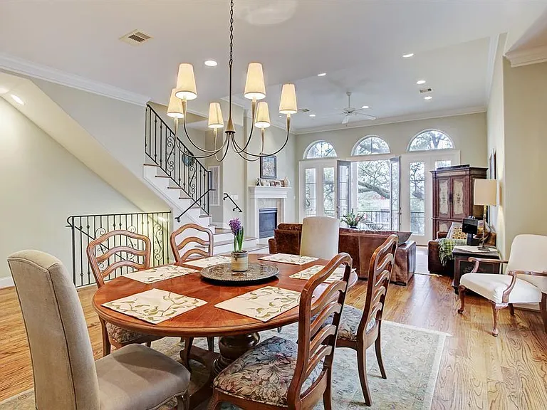 912 Lovett Blvd #J — Photo 4